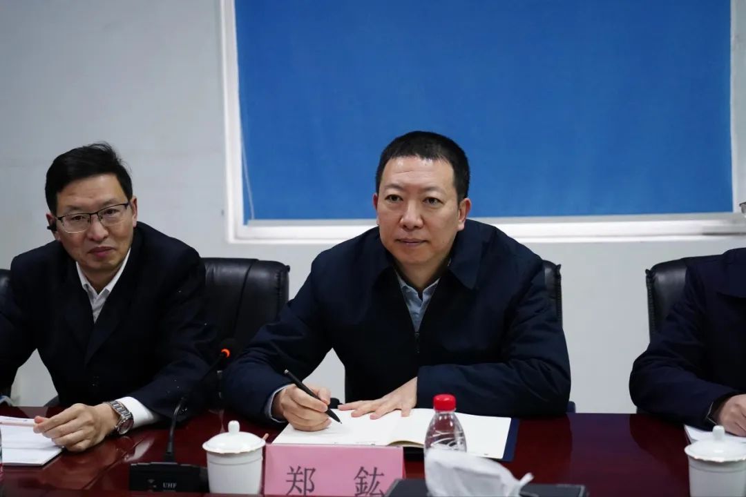 四川省司法廳領導調研藍海,并召開中小企業權益保障座談會(圖3) 四川省司法廳領導調研藍海,并召開中小企業權益保障座談會(圖3)