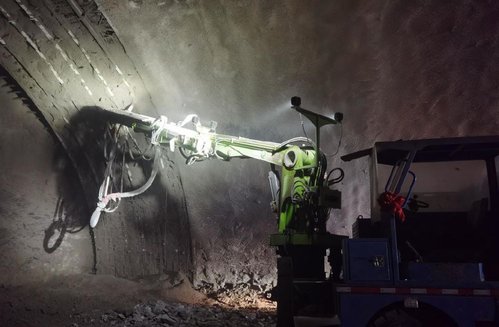 混凝土濕噴機械手，提升施工效率和質量，降低成本與回彈率(圖1)