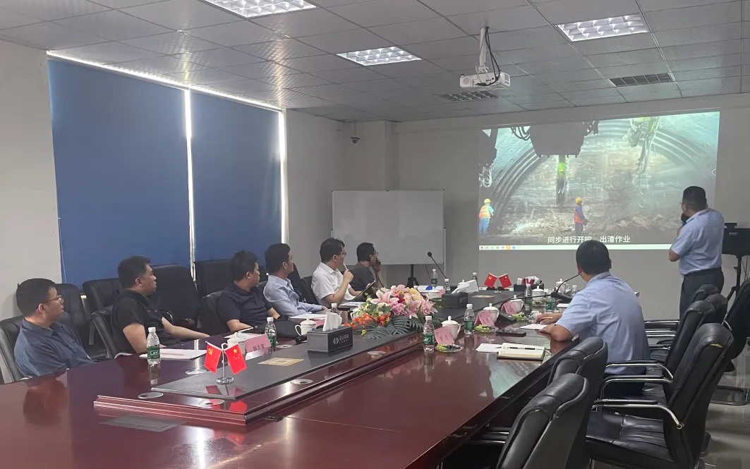 中鐵十一局五公司物資設備部長陳林一行蒞臨藍海智能考察交流(圖4)