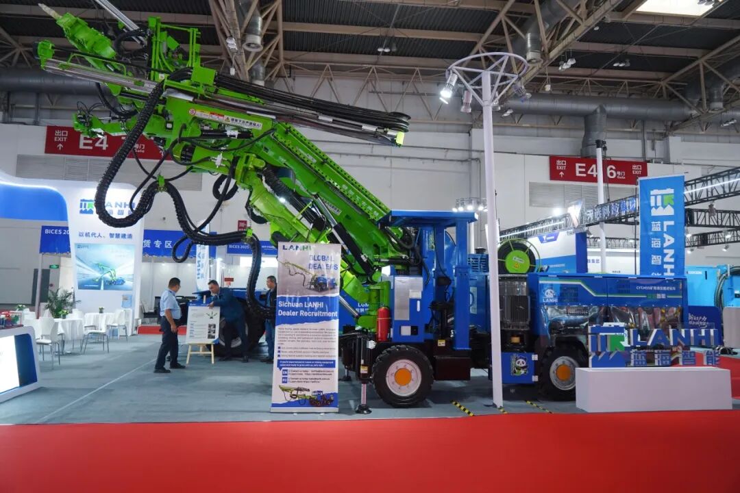 【BICES 2025現(xiàn)場回顧】藍海智能圓滿收官第十七屆北京工程機械展(圖4) 【BICES 2025現(xiàn)場回顧】藍海智能圓滿收官第十七屆北京工程機械展(圖4)
